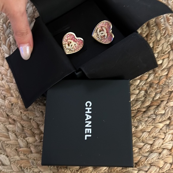 Chanel 2023 Heart Crystal Earrings - Picture 2 of 6